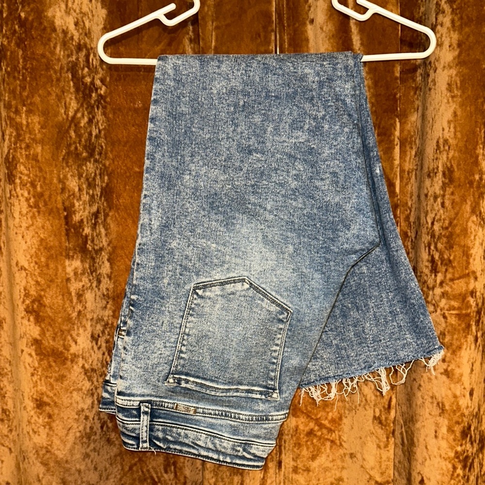 Blue Acid Wash Denim cropped Jeans